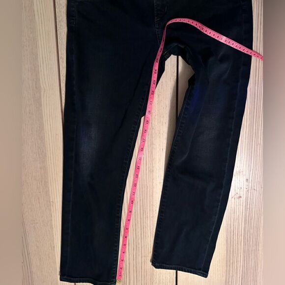 Citizens of Humanity Rocket Ankle Mid Rise Skinny
In Plush Black - Size 27 - Picture 9 of 9